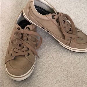 Taos Star Casual Khaki Tan Cotton Sneakers Sz 7
